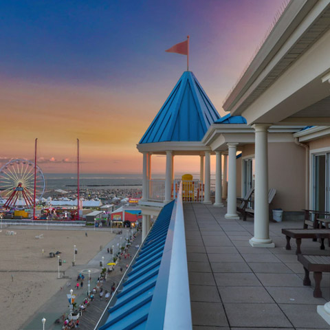 Oceanfront Penthouse Paradise – Sleeps 12