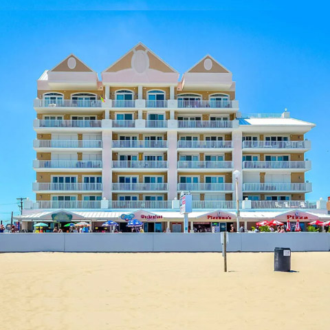 4 Bedroom, Oceanfront Boardwalk – Sleeps 12