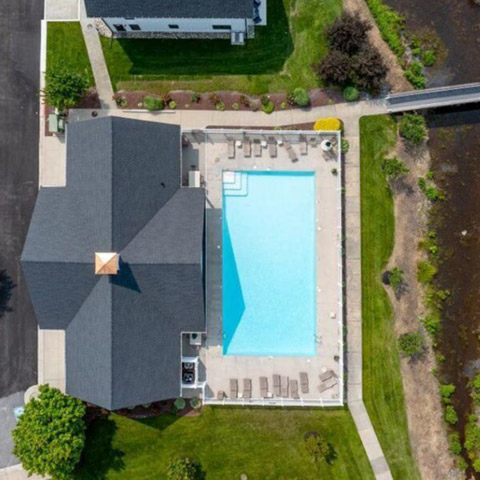 4 Bedrooms, 3 1/2 Baths End Unit Townhouse – Sleeps 10