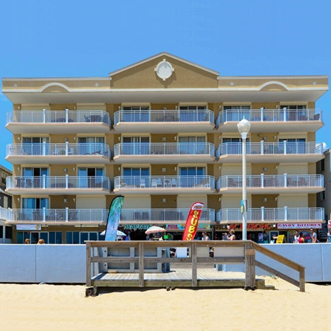 Beachfront Condo with Pool – Sleeps 8